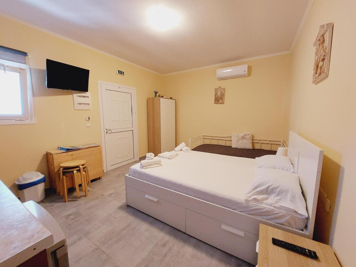 George Studios 1 Ипсос Экстерьер фото